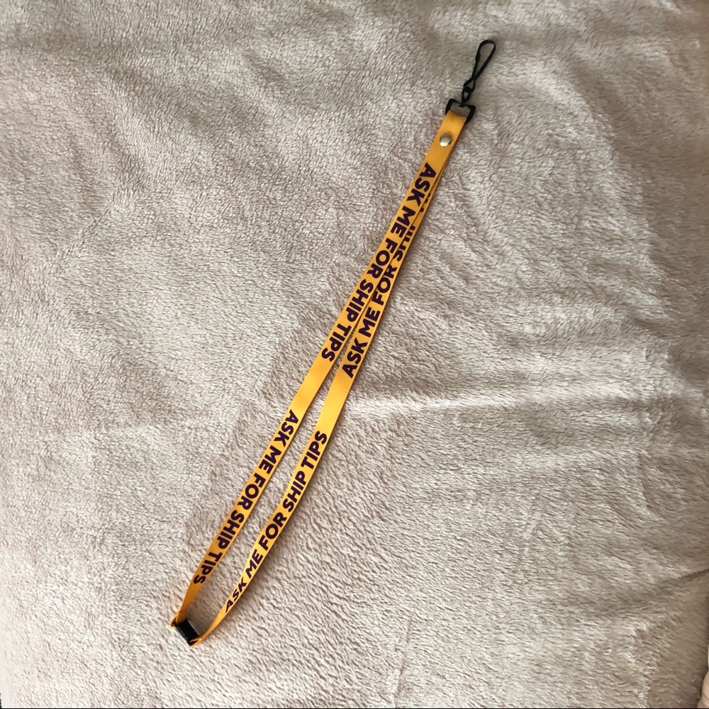 Shipping lanyard